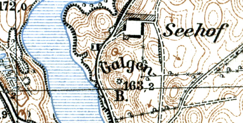 Fragment historycznej mapy z nazwą &bdquo;Seehof&rdquo; i zaznaczonymi wzniesieniami oraz układem terenu.