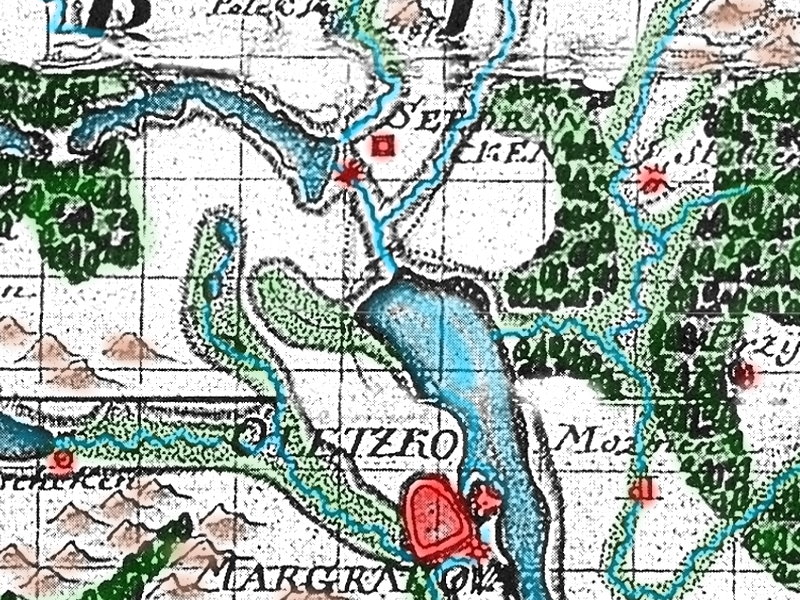 Mapa topograficzna z zaznaczeniem jezior rzek i las&oacute;w.